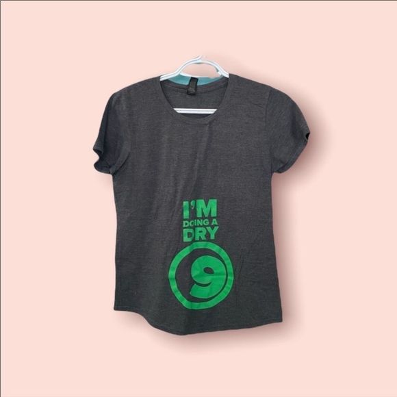 ANNVIL | Im Doing A Dry 9 Months - Graphic Maternity Shirt - Picture 1 of 3